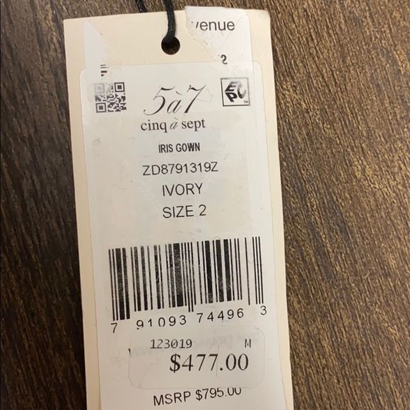 Cinq A Sept Iris gown - Picture 9 of 13